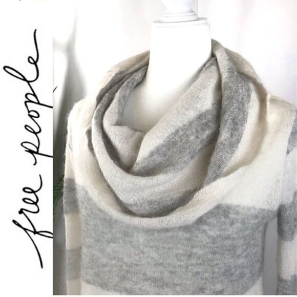 FREE PEOPLE Alpaca Sweater. Soft. Small. White and Grey. - Picture 2 of 9